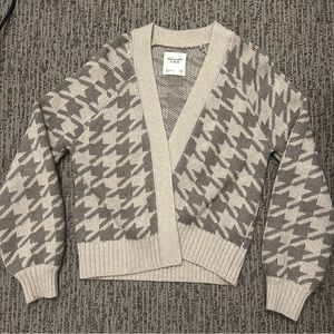 A&F cardigan
